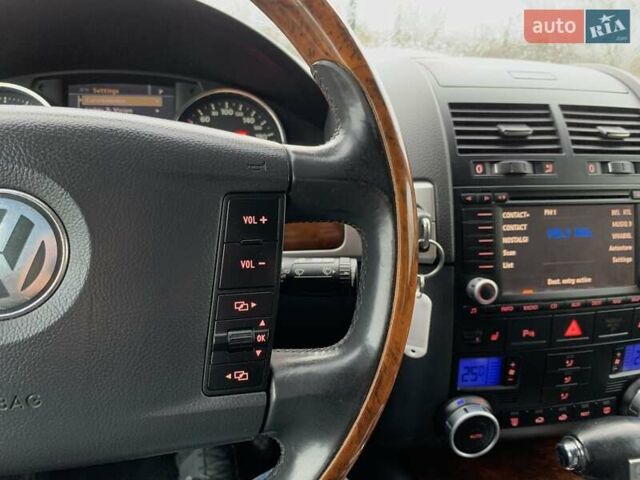 Черный Фольксваген Туарег, объемом двигателя 3 л и пробегом 351 тыс. км за 11999 $, фото 42 на Automoto.ua