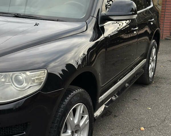 Черный Фольксваген Туарег, объемом двигателя 4.9 л и пробегом 340 тыс. км за 7900 $, фото 4 на Automoto.ua