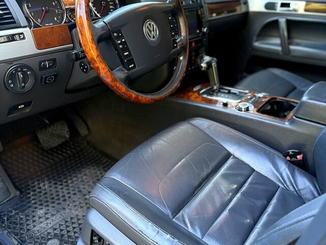 Фольксваген Туарег 2007 у Харкові на Automoto.ua Чорний Фольксваген Туарег, об'ємом двигуна 3.6 л та пробігом 240 тис. км за 8350 $, фото 5 на Automoto.ua