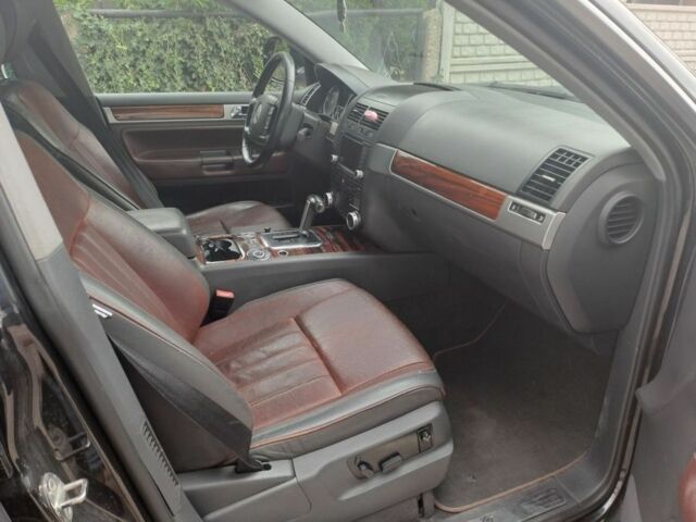 Черный Фольксваген Туарег, объемом двигателя 3 л и пробегом 260 тыс. км за 3400 $, фото 7 на Automoto.ua