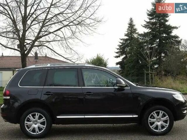 Черный Фольксваген Туарег, объемом двигателя 0 л и пробегом 244 тыс. км за 4200 $, фото 6 на Automoto.ua