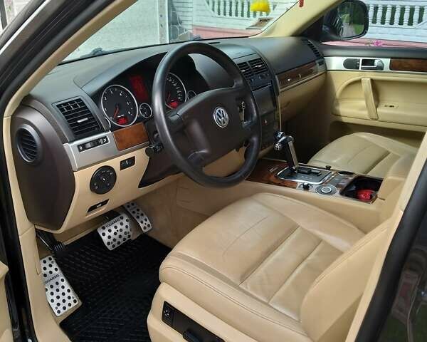 Черный Фольксваген Туарег, объемом двигателя 0 л и пробегом 218 тыс. км за 11900 $, фото 15 на Automoto.ua