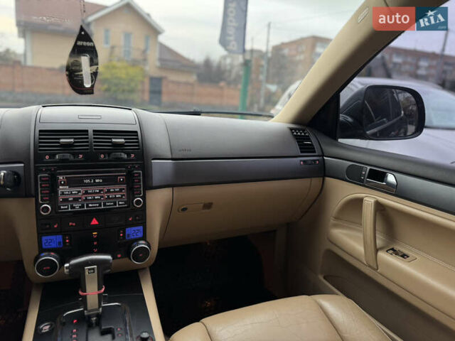 Черный Фольксваген Туарег, объемом двигателя 3 л и пробегом 333 тыс. км за 9950 $, фото 17 на Automoto.ua