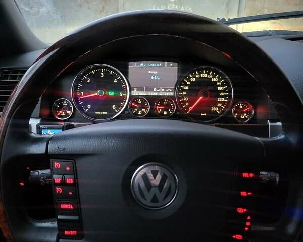 Чорний Фольксваген Туарег, об'ємом двигуна 2.5 л та пробігом 221 тис. км за 11000 $, фото 1 на Automoto.ua