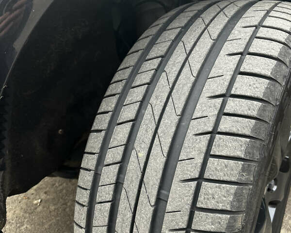 Черный Фольксваген Туарег, объемом двигателя 4.9 л и пробегом 252 тыс. км за 13800 $, фото 61 на Automoto.ua