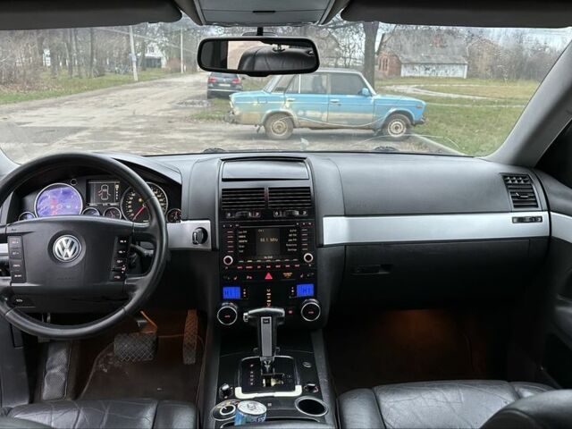 Чорний Фольксваген Туарег, об'ємом двигуна 3 л та пробігом 250 тис. км за 3350 $, фото 7 на Automoto.ua