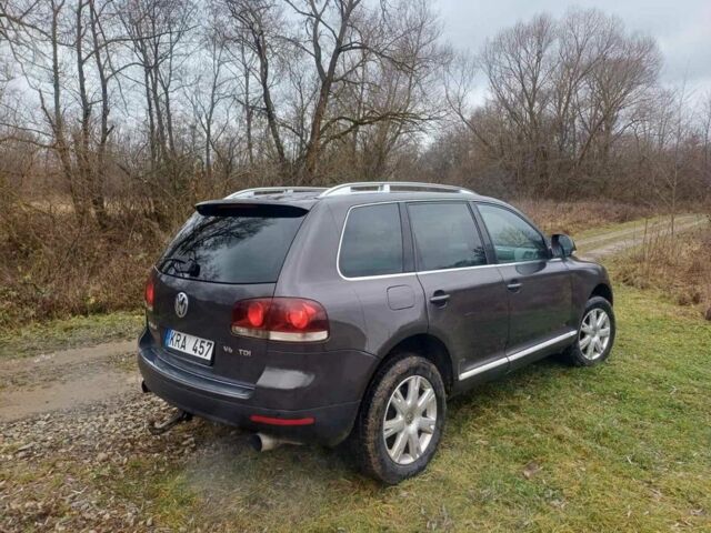 Чорний Фольксваген Туарег, об'ємом двигуна 3 л та пробігом 349 тис. км за 6500 $, фото 2 на Automoto.ua