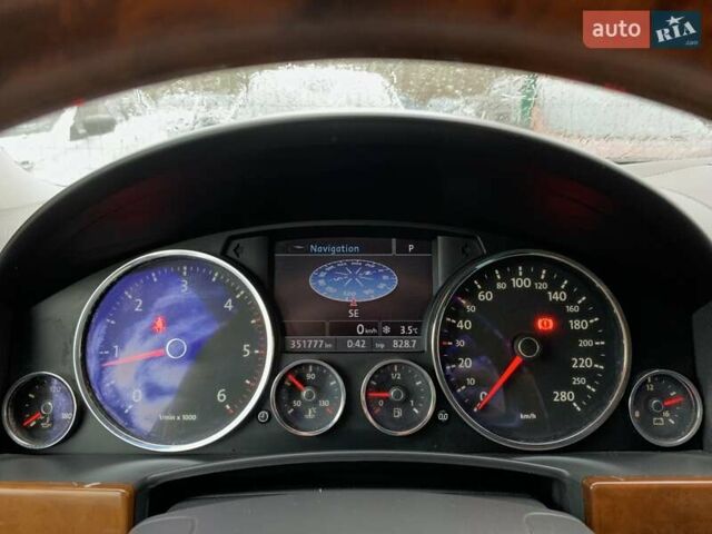 Черный Фольксваген Туарег, объемом двигателя 3 л и пробегом 351 тыс. км за 11999 $, фото 45 на Automoto.ua