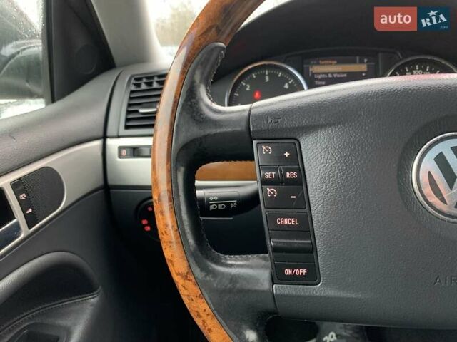 Черный Фольксваген Туарег, объемом двигателя 3 л и пробегом 351 тыс. км за 11999 $, фото 41 на Automoto.ua