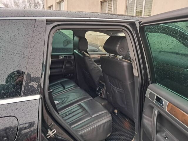 Черный Фольксваген Туарег, объемом двигателя 3.6 л и пробегом 270 тыс. км за 10000 $, фото 4 на Automoto.ua