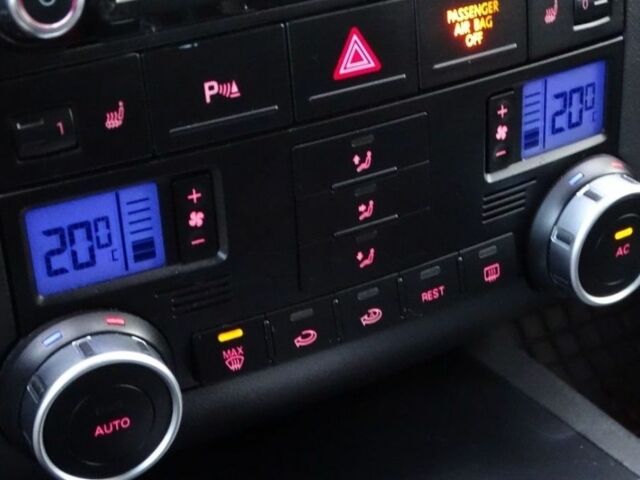 Черный Фольксваген Туарег, объемом двигателя 0 л и пробегом 250 тыс. км за 3500 $, фото 8 на Automoto.ua