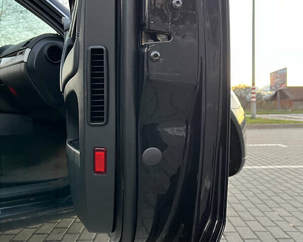 Черный Фольксваген Туарег, объемом двигателя 3 л и пробегом 230 тыс. км за 10200 $, фото 39 на Automoto.ua