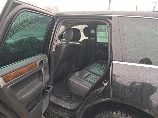 Черный Фольксваген Туарег, объемом двигателя 3.6 л и пробегом 270 тыс. км за 10000 $, фото 3 на Automoto.ua