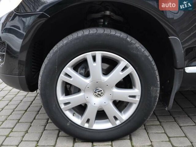 Черный Фольксваген Туарег, объемом двигателя 3 л и пробегом 335 тыс. км за 9803 $, фото 14 на Automoto.ua