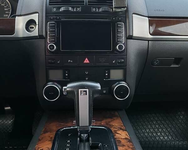 Черный Фольксваген Туарег, объемом двигателя 3 л и пробегом 200 тыс. км за 13800 $, фото 8 на Automoto.ua