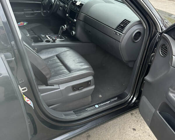 Черный Фольксваген Туарег, объемом двигателя 3 л и пробегом 320 тыс. км за 6300 $, фото 1 на Automoto.ua