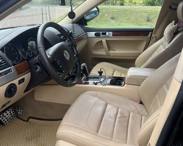 Черный Фольксваген Туарег, объемом двигателя 3 л и пробегом 244 тыс. км за 11700 $, фото 9 на Automoto.ua