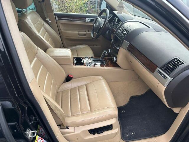 Черный Фольксваген Туарег, объемом двигателя 3 л и пробегом 312 тыс. км за 7300 $, фото 6 на Automoto.ua