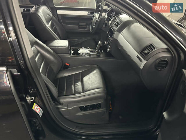 Черный Фольксваген Туарег, объемом двигателя 3 л и пробегом 351 тыс. км за 13500 $, фото 5 на Automoto.ua
