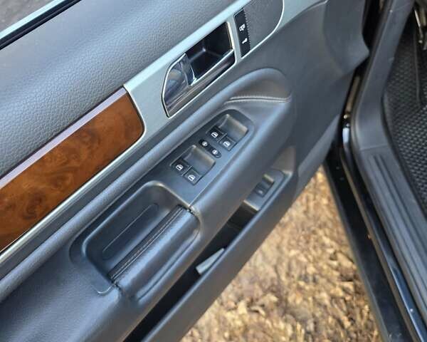 Черный Фольксваген Туарег, объемом двигателя 2.97 л и пробегом 296 тыс. км за 8800 $, фото 16 на Automoto.ua