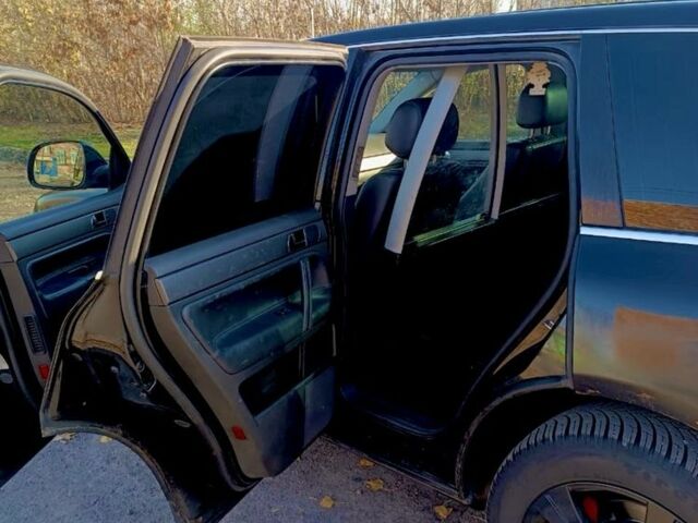 Черный Фольксваген Туарег, объемом двигателя 3 л и пробегом 332 тыс. км за 7048 $, фото 4 на Automoto.ua