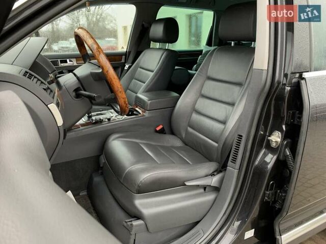 Черный Фольксваген Туарег, объемом двигателя 3 л и пробегом 351 тыс. км за 11999 $, фото 24 на Automoto.ua