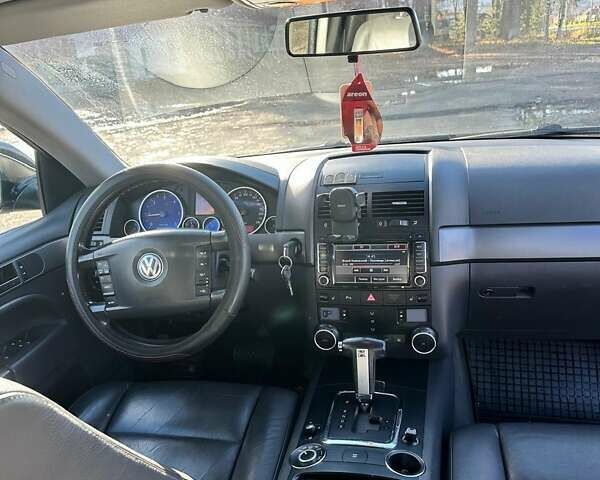 Черный Фольксваген Туарег, объемом двигателя 3 л и пробегом 266 тыс. км за 11500 $, фото 6 на Automoto.ua