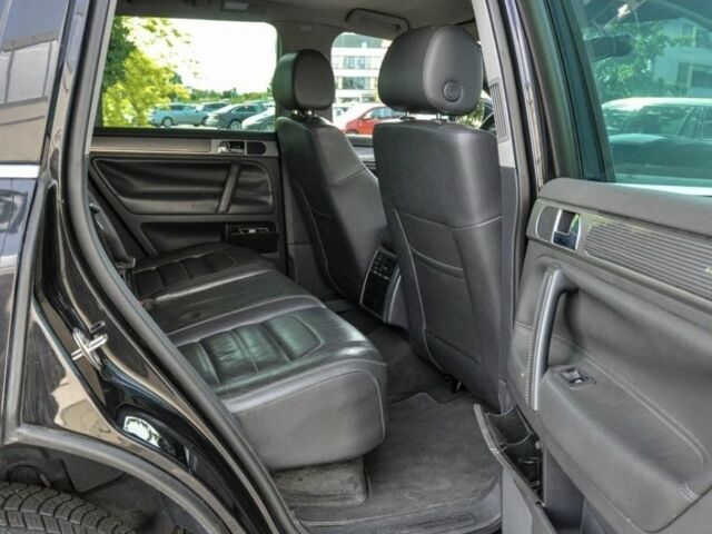 Черный Фольксваген Туарег, объемом двигателя 3 л и пробегом 220 тыс. км за 4100 $, фото 11 на Automoto.ua