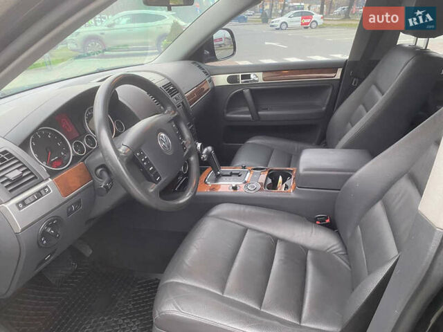 Черный Фольксваген Туарег, объемом двигателя 3 л и пробегом 273 тыс. км за 10500 $, фото 43 на Automoto.ua