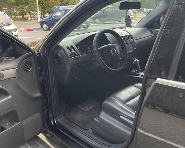 Чорний Фольксваген Туарег, об'ємом двигуна 3 л та пробігом 220 тис. км за 10500 $, фото 6 на Automoto.ua