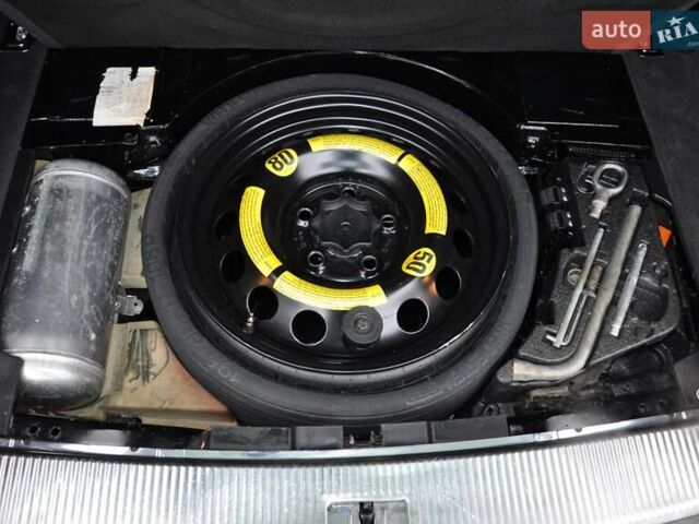 Черный Фольксваген Туарег, объемом двигателя 3 л и пробегом 335 тыс. км за 9803 $, фото 7 на Automoto.ua