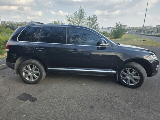 Чорний Фольксваген Туарег, об'ємом двигуна 3 л та пробігом 217 тис. км за 9000 $, фото 3 на Automoto.ua