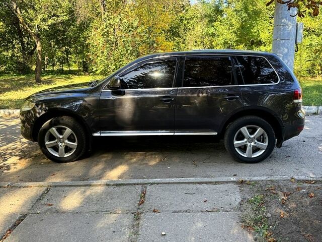 Фольксваген Туарег 2007 у Харкові на Automoto.ua Чорний Фольксваген Туарег, об'ємом двигуна 3.6 л та пробігом 240 тис. км за 8350 $, фото 3 на Automoto.ua