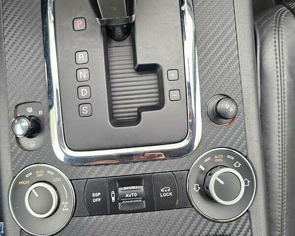 Черный Фольксваген Туарег, объемом двигателя 3.6 л и пробегом 250 тыс. км за 10700 $, фото 23 на Automoto.ua