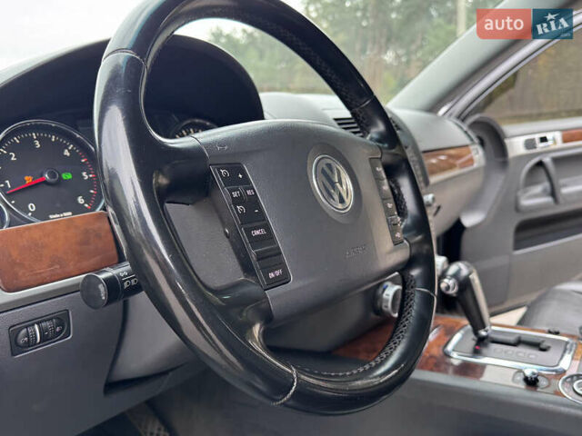 Черный Фольксваген Туарег, объемом двигателя 2.97 л и пробегом 294 тыс. км за 10508 $, фото 33 на Automoto.ua