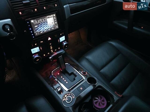 Черный Фольксваген Туарег, объемом двигателя 2.97 л и пробегом 238 тыс. км за 12600 $, фото 27 на Automoto.ua