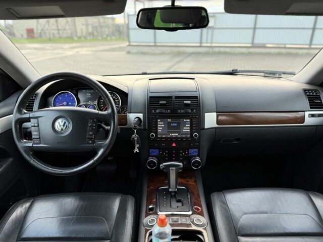 Чорний Фольксваген Туарег, об'ємом двигуна 3 л та пробігом 404 тис. км за 6500 $, фото 10 на Automoto.ua