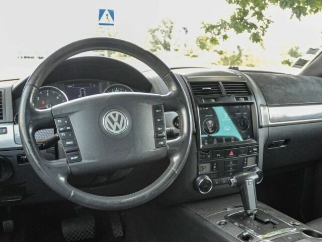 Черный Фольксваген Туарег, объемом двигателя 3 л и пробегом 220 тыс. км за 4100 $, фото 8 на Automoto.ua