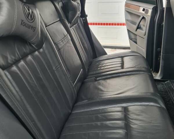 Черный Фольксваген Туарег, объемом двигателя 3 л и пробегом 258 тыс. км за 10500 $, фото 17 на Automoto.ua