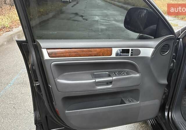 Черный Фольксваген Туарег, объемом двигателя 3 л и пробегом 239 тыс. км за 10300 $, фото 10 на Automoto.ua