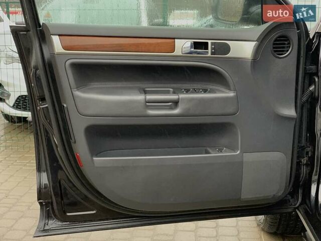 Черный Фольксваген Туарег, объемом двигателя 3 л и пробегом 351 тыс. км за 11999 $, фото 22 на Automoto.ua