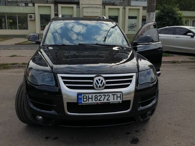 Чорний Фольксваген Туарег, об'ємом двигуна 3 л та пробігом 205 тис. км за 12000 $, фото 1 на Automoto.ua