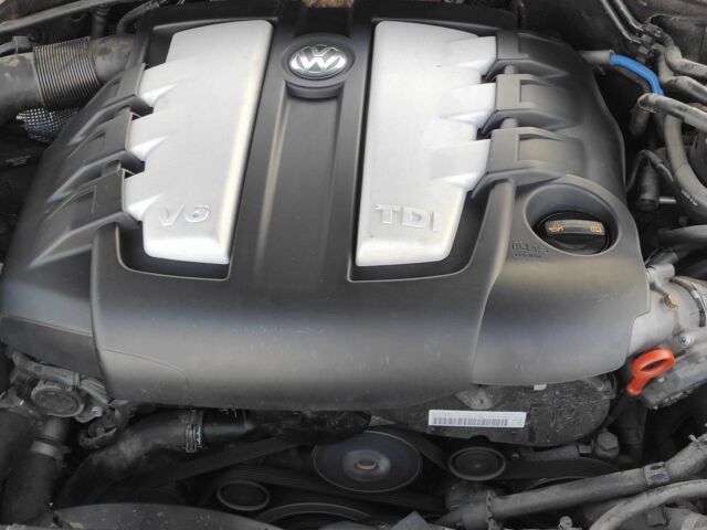 Черный Фольксваген Туарег, объемом двигателя 3 л и пробегом 290 тыс. км за 12300 $, фото 15 на Automoto.ua