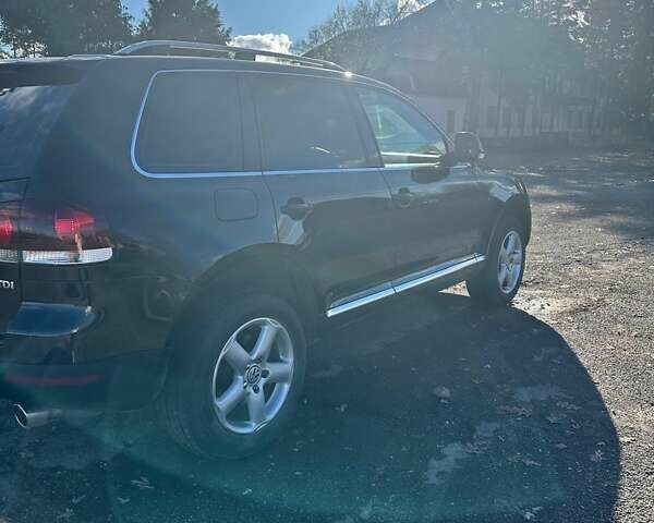 Черный Фольксваген Туарег, объемом двигателя 3 л и пробегом 266 тыс. км за 11500 $, фото 3 на Automoto.ua