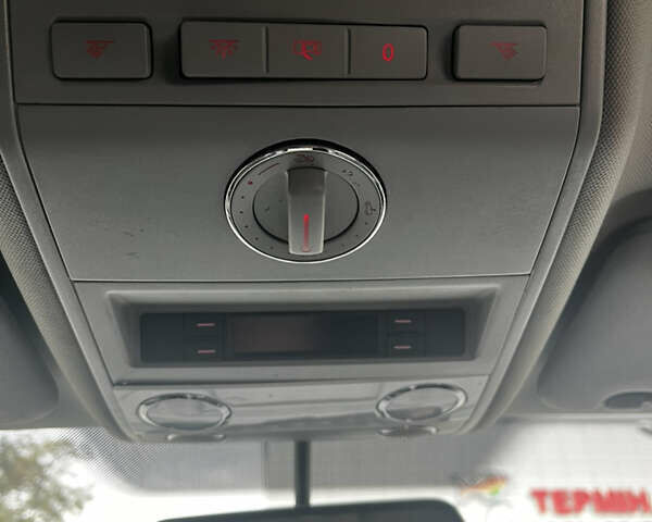 Черный Фольксваген Туарег, объемом двигателя 4.9 л и пробегом 252 тыс. км за 13800 $, фото 25 на Automoto.ua