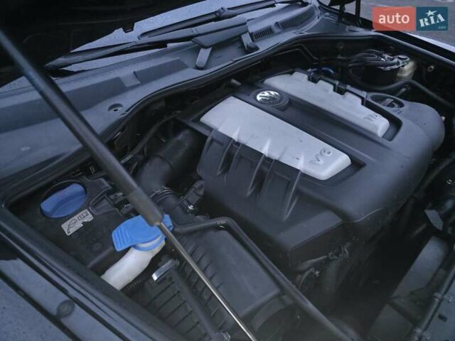 Черный Фольксваген Туарег, объемом двигателя 2.97 л и пробегом 238 тыс. км за 12600 $, фото 38 на Automoto.ua