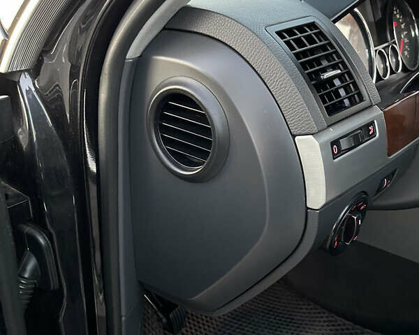 Черный Фольксваген Туарег, объемом двигателя 3 л и пробегом 230 тыс. км за 10200 $, фото 34 на Automoto.ua