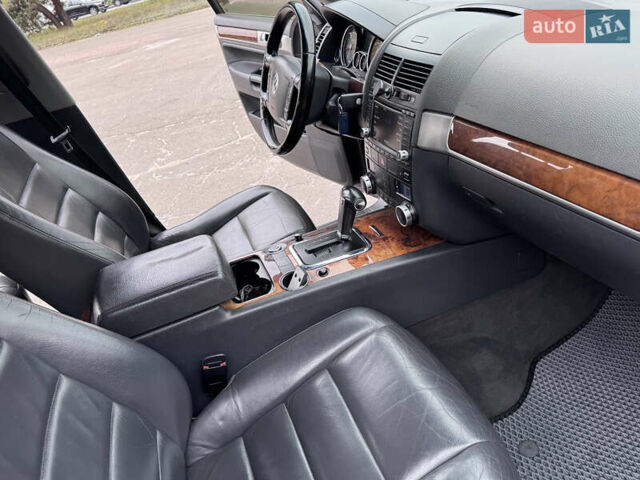 Черный Фольксваген Туарег, объемом двигателя 2.97 л и пробегом 294 тыс. км за 10508 $, фото 21 на Automoto.ua