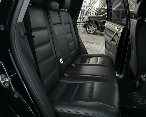 Чорний Фольксваген Туарег, об'ємом двигуна 3 л та пробігом 185 тис. км за 14500 $, фото 16 на Automoto.ua