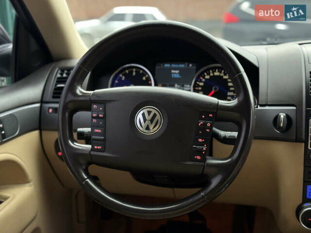 Черный Фольксваген Туарег, объемом двигателя 3 л и пробегом 333 тыс. км за 9950 $, фото 20 на Automoto.ua